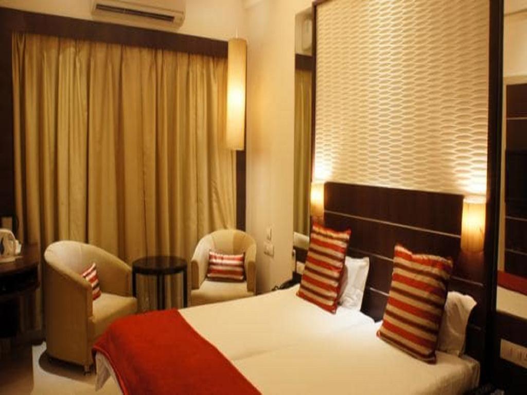 Surya Royal Hotel Кота Экстерьер фото