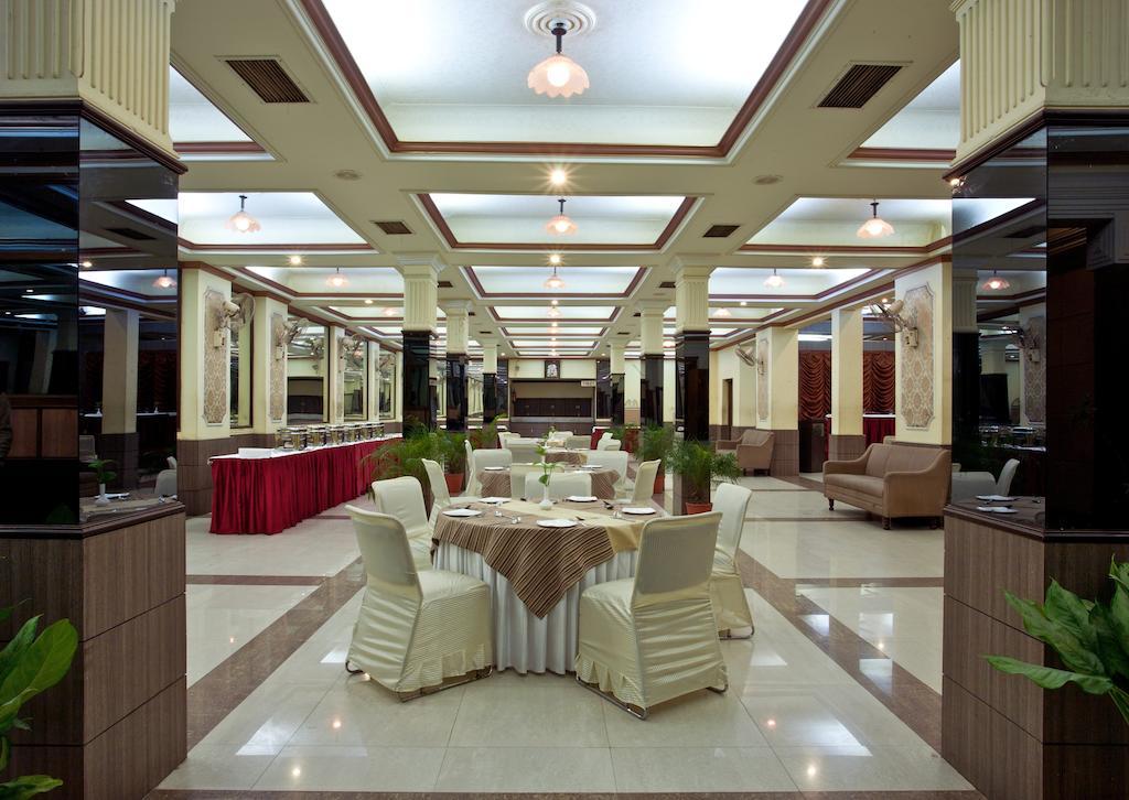 Surya Royal Hotel Кота Экстерьер фото