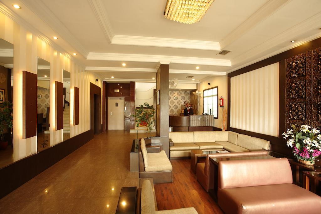 Surya Royal Hotel Кота Экстерьер фото
